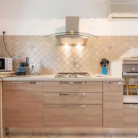 Domus Bianca Villa *